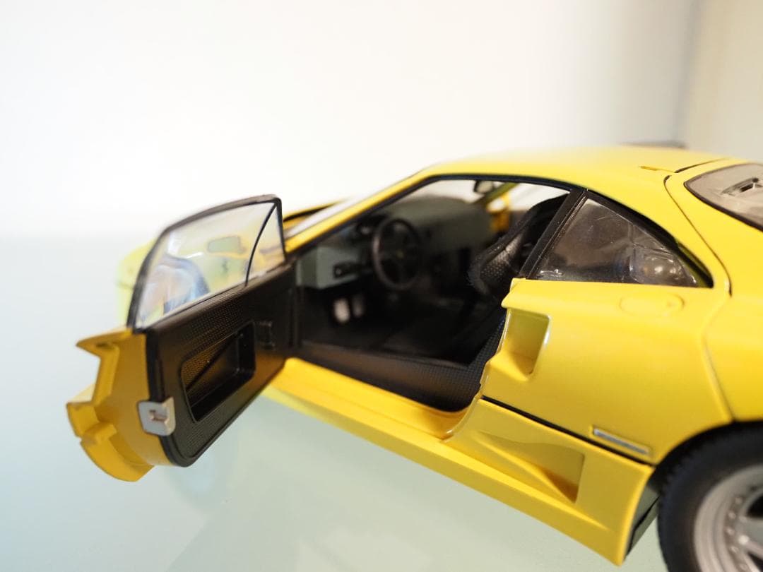 AUTOart 1/18 Ferrari F40イエロー旧ダイキャスト開閉モデル