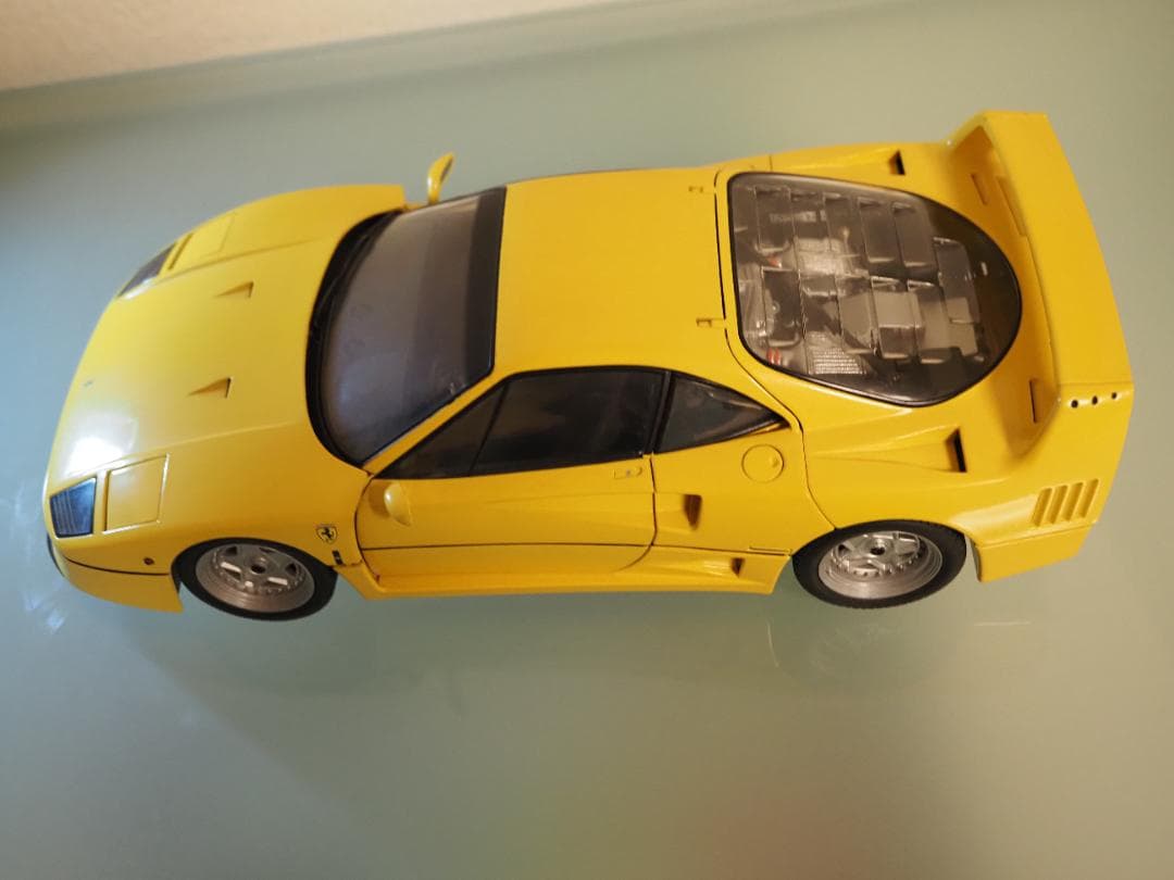 AUTOart 1/18 Ferrari F40イエロー旧ダイキャスト開閉モデル