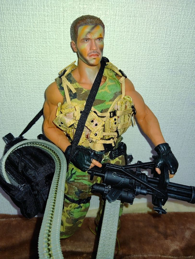 HOTToys.映画[プレデター:(ダッチ少佐)1/6]土日限定価格!!