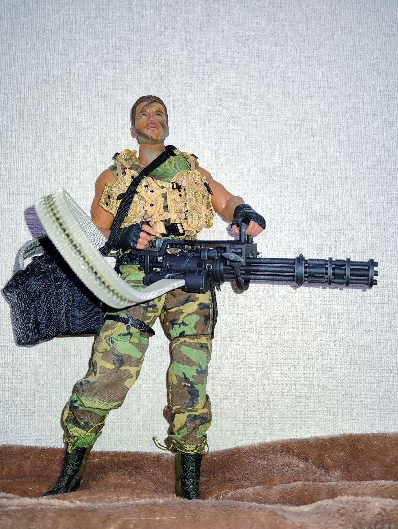 HOTToys.映画[プレデター:(ダッチ少佐)1/6]土日限定価格!!