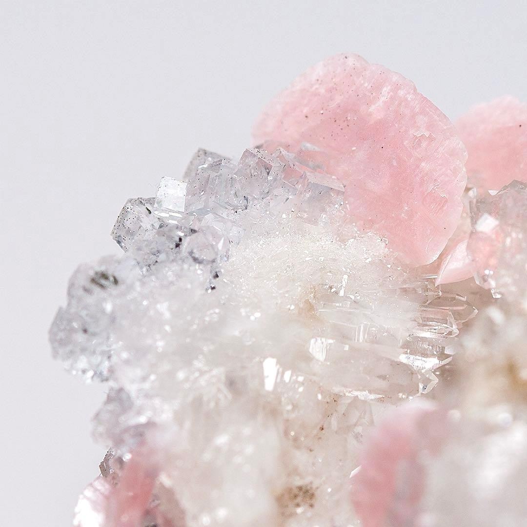 中国 ロードクロサイト フローライト 天然石 原石 鉱物標本 鉱石 蛍石 725