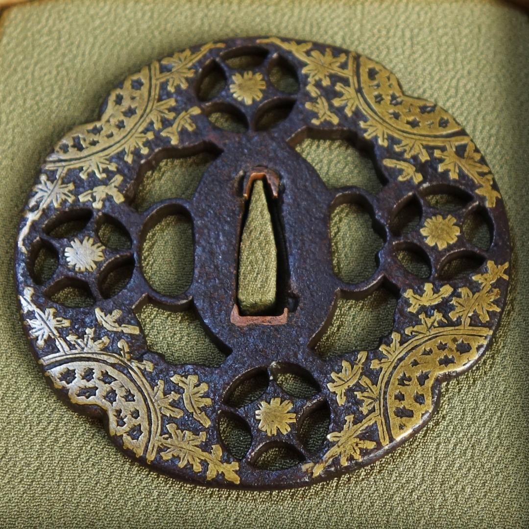 【真鍮象嵌 与四郎鍔】(認定書・鍔箱付き) 鍔 鐔 刀装具 日本刀 武具 骨董