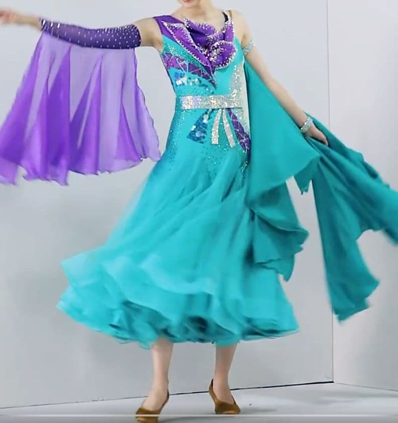 オーダーメイド　社交ダンス衣装　スタンダードドレス　パーティー ターコイズ