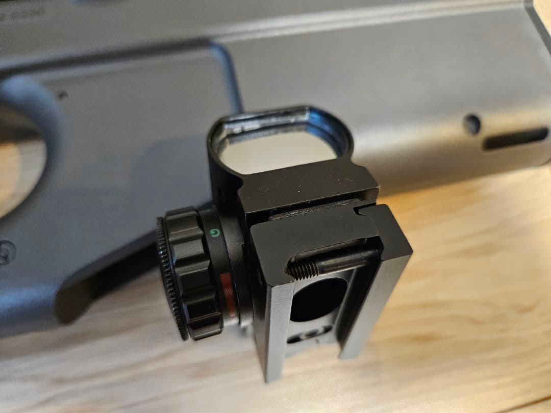 東京マルイ P90 TR with SILENCER（ドットサイト付き）