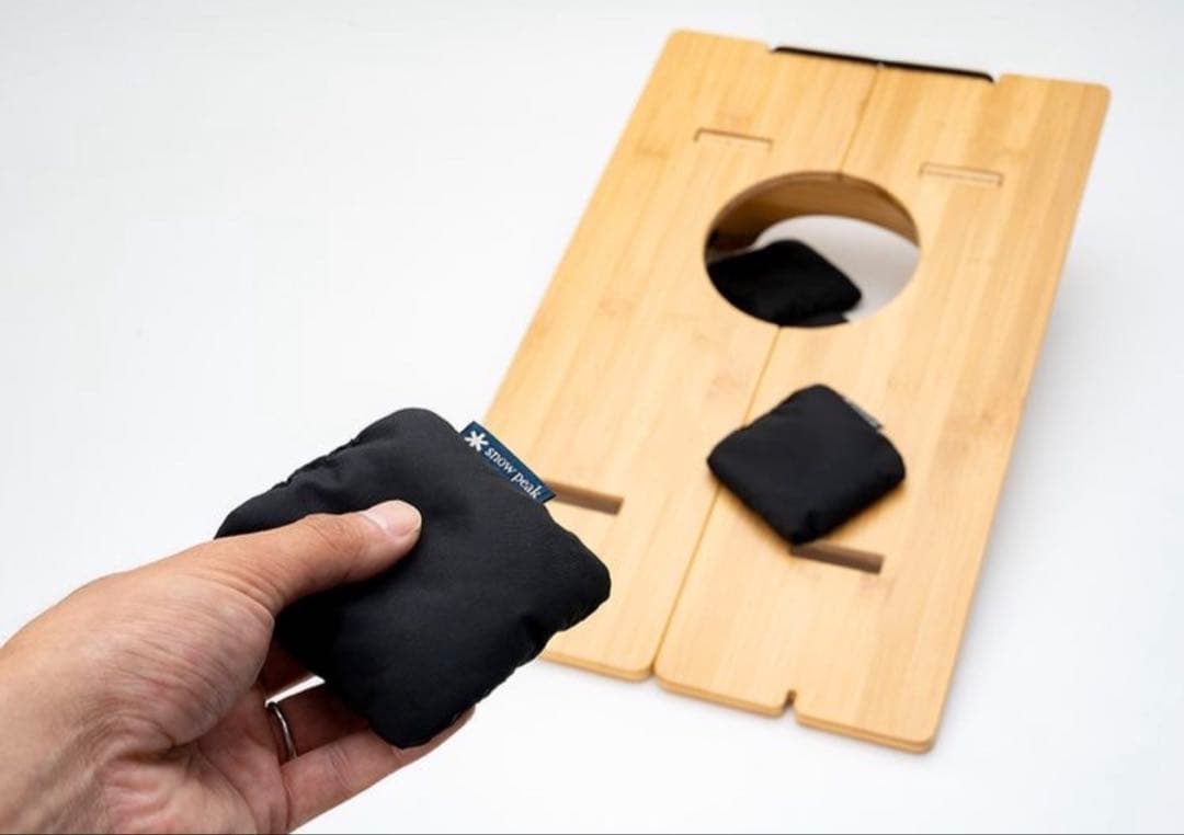 スノーピーク　コーンホールテーブル