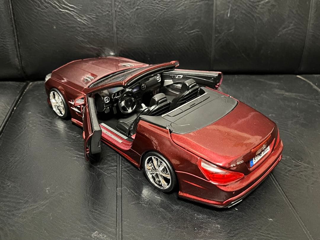メルセデスベンツ　SLクラス　1/18