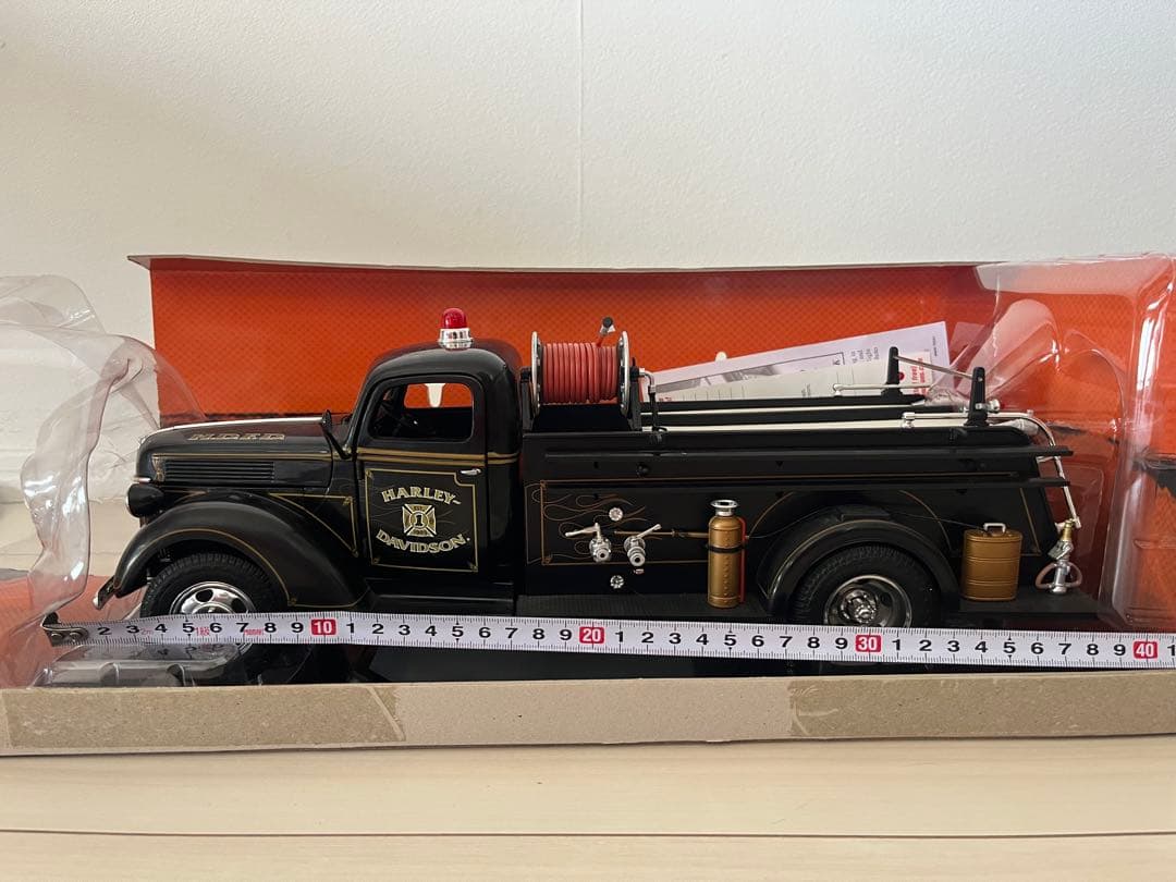 ハーレーダビッドソン 1:16サイズ　1940 FORD FIRE TRACK