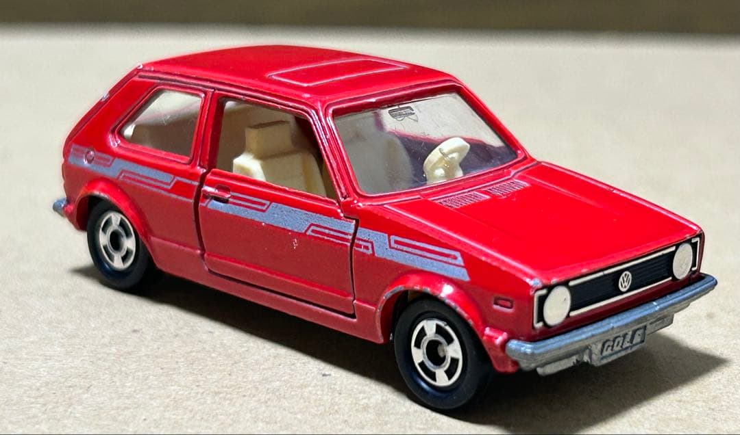 トミカ フォルクスワーゲン ゴルフ GLE 2台セット