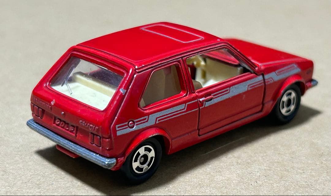 トミカ フォルクスワーゲン ゴルフ GLE 2台セット