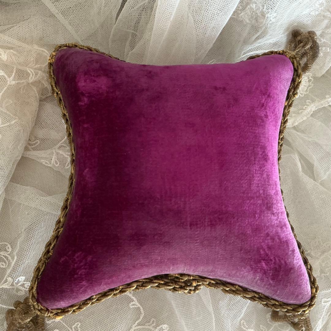 フランスアンティーク　ディスプレイ台座　シンプル♡　クッション　グローブドマリエ