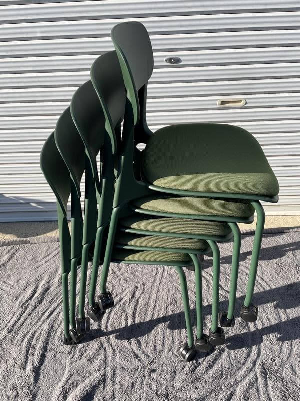 ②【美品】オカムラ　8124RL FPE8　5脚セット　座パッド・キャスター付