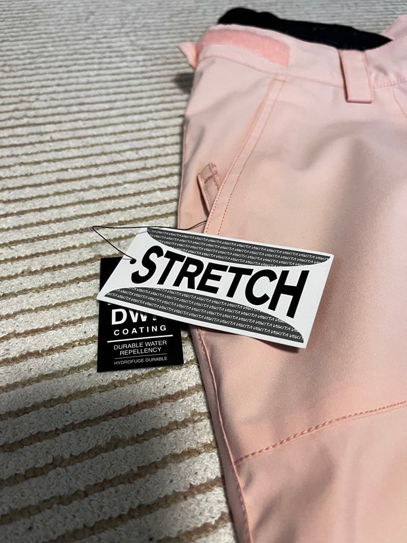 新品　ニキータ　スノーボード　パンツ　レディースＬ　ホワイトピンク　ストレッチ