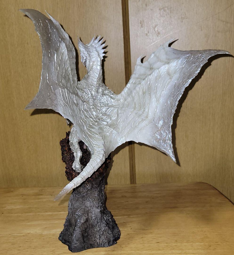 クシャルダオラ（脱皮） フィギュア モンスターハンター クリエイターズモデル