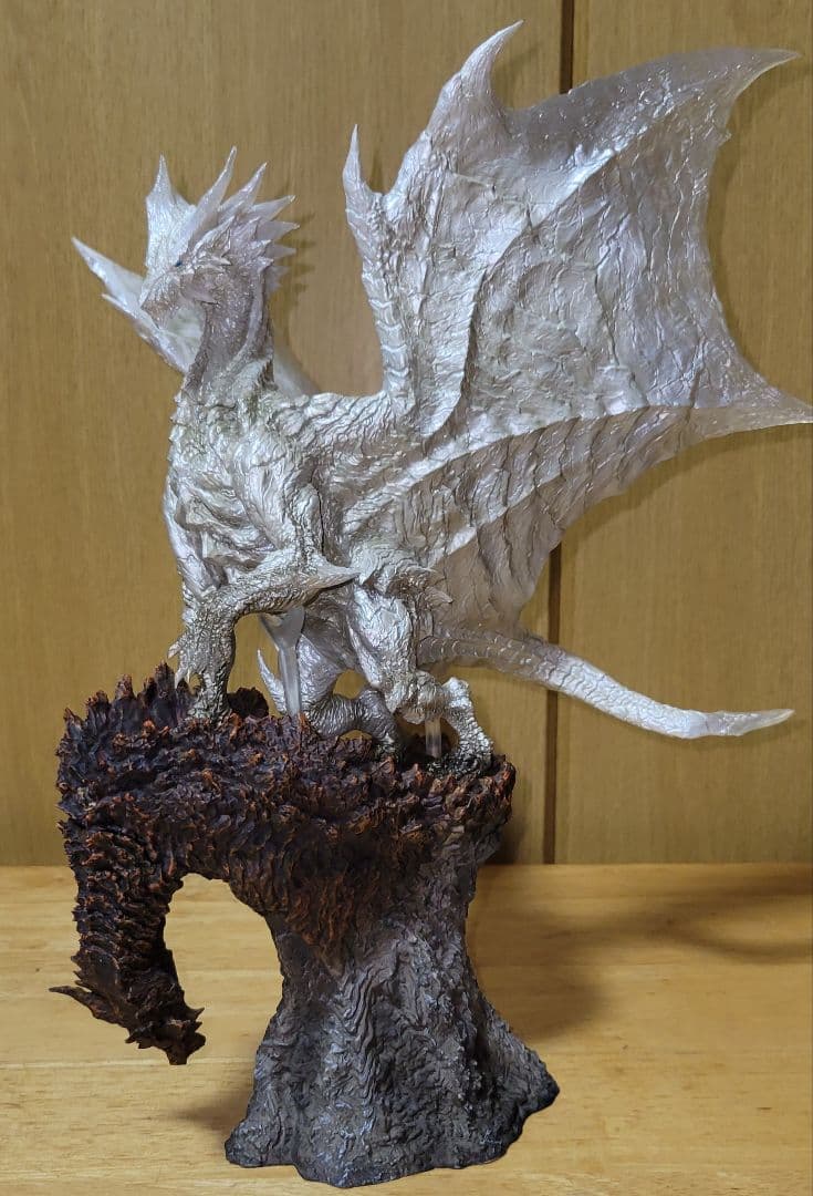 クシャルダオラ（脱皮） フィギュア モンスターハンター クリエイターズモデル