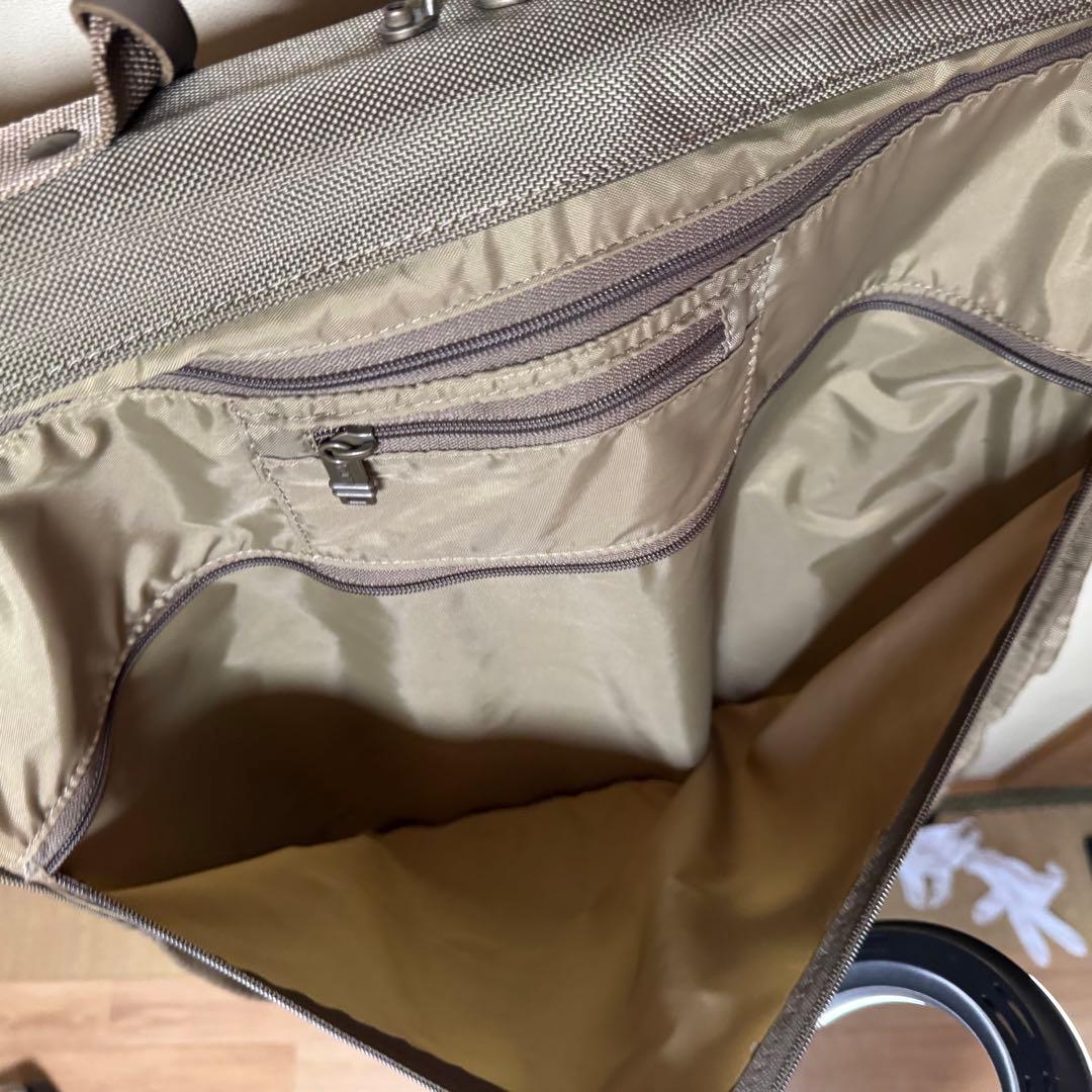 TUMI ガーメントバッグ オリーブグリーン