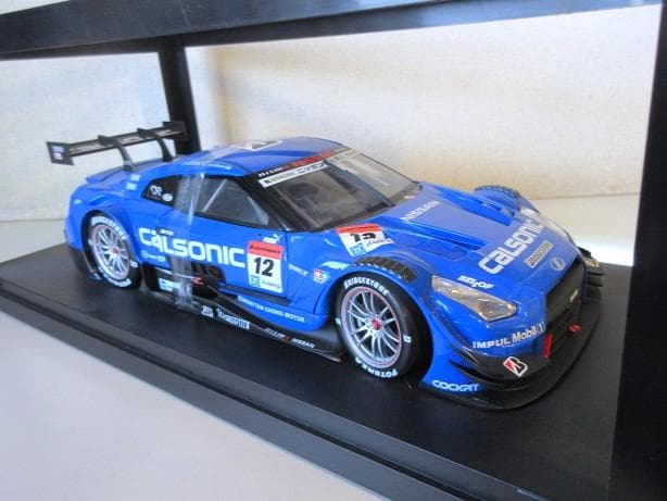 特価 EBBRO (1/18) ニッサン GT-R (R35) CALSONIC
