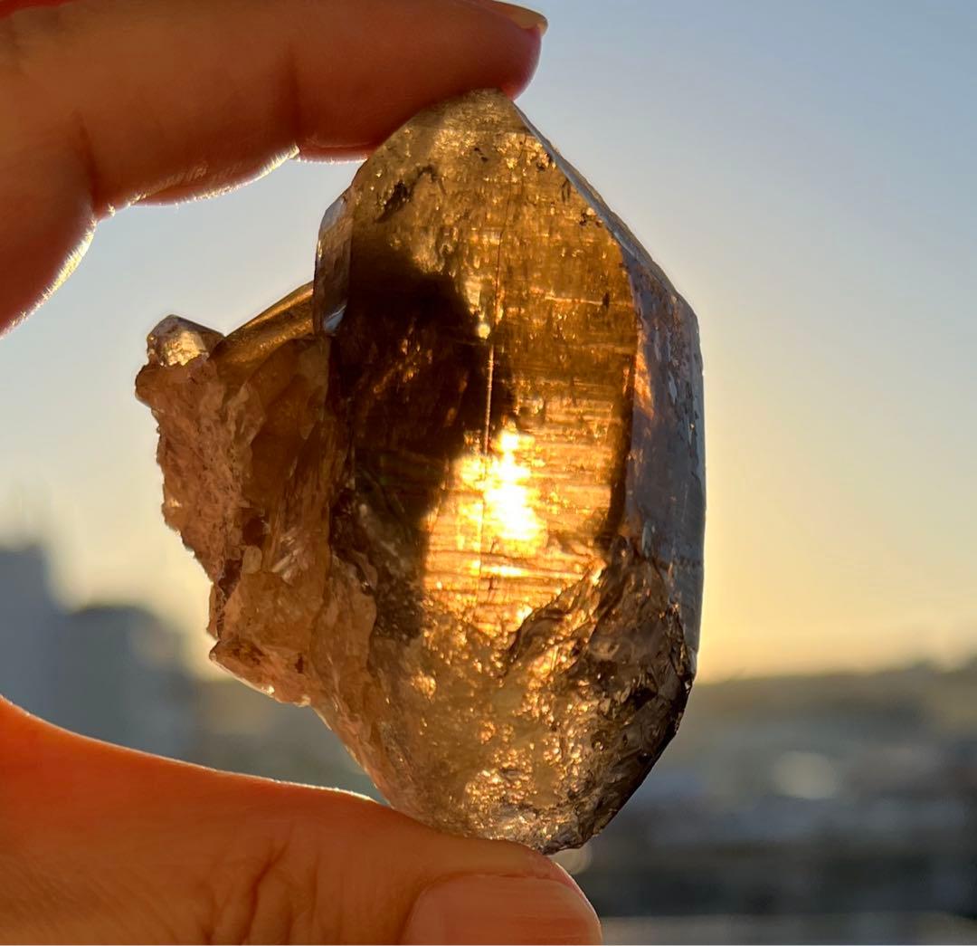 ヒマラヤ ネパール ガウリシャンカール産 スモーキークォーツ 原石　100g