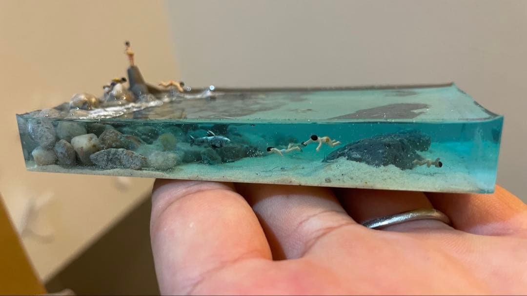 清流で泳ぐ子供たち　ジオラマ