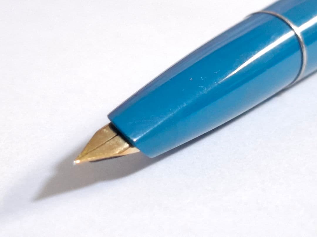 珍品　美品　PILOT　パイロット　万年筆　伸縮軸　ターコイズ色