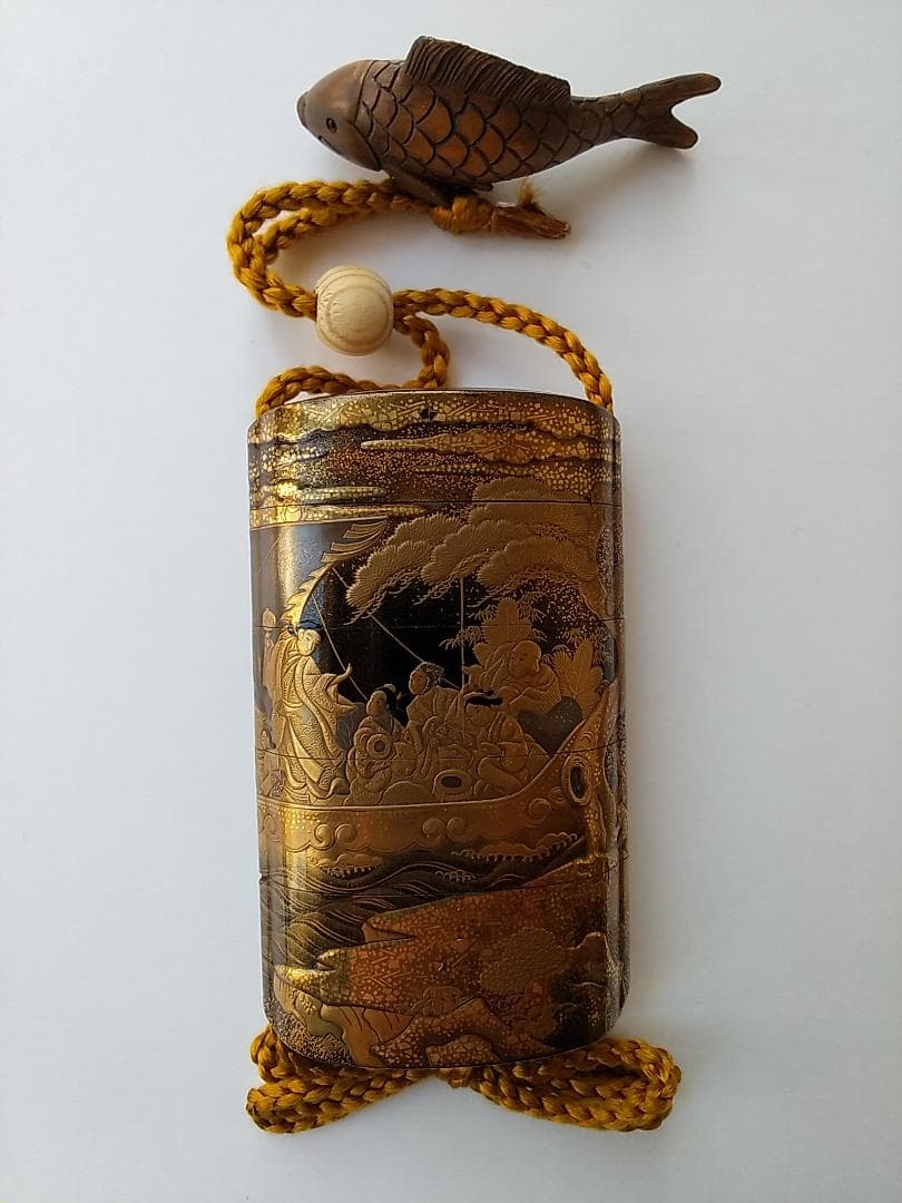 金地船人物高蒔絵印籠　梶川文龍斎作（江戸時代・美術館展示クラス・根付）