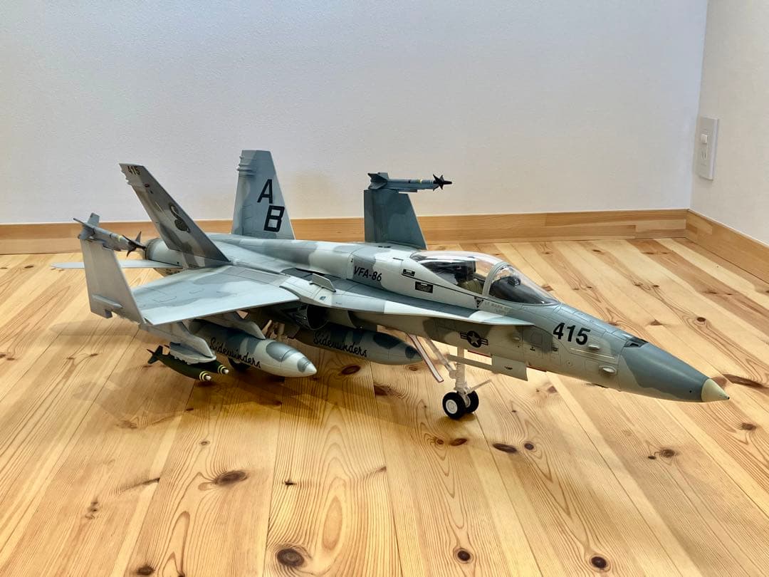 航空機・ヘリコプター bbi 1/18 F/A-18 HORNET