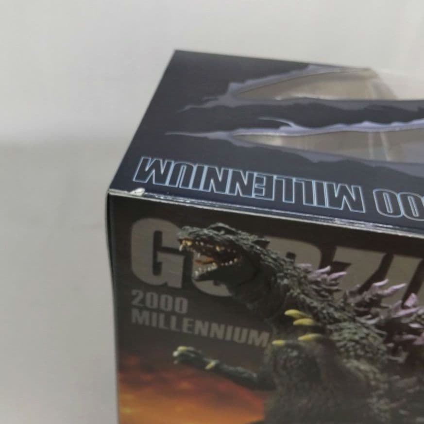 〈新品未開封〉S.H.MonsterArts ゴジラ2000ミレニアム