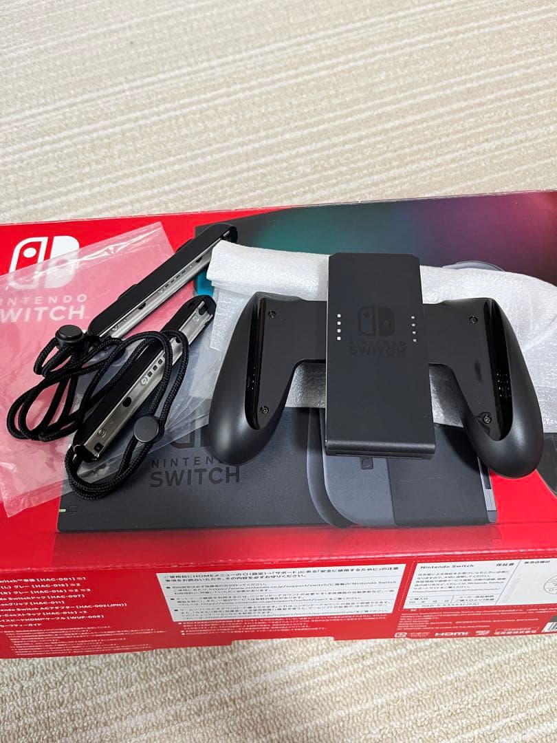 【美品】2020年製 Nintendo Switch 本体 &キャリーケース