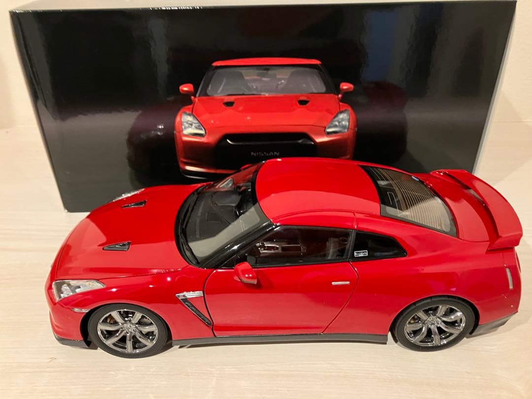 1/18 京商 日産 スカイラインGTR R35 Premium
