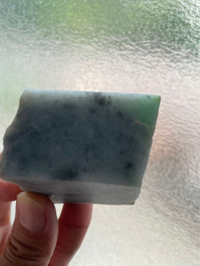 【国産鉱物】糸魚川翡翠　青海の山翡翠