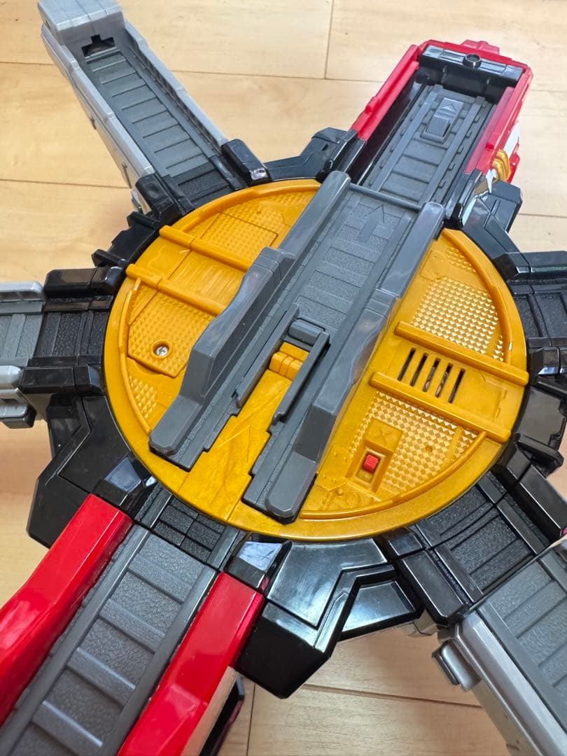 烈車戦隊　トッキュージャー　　最強合体　ビルドダイオー