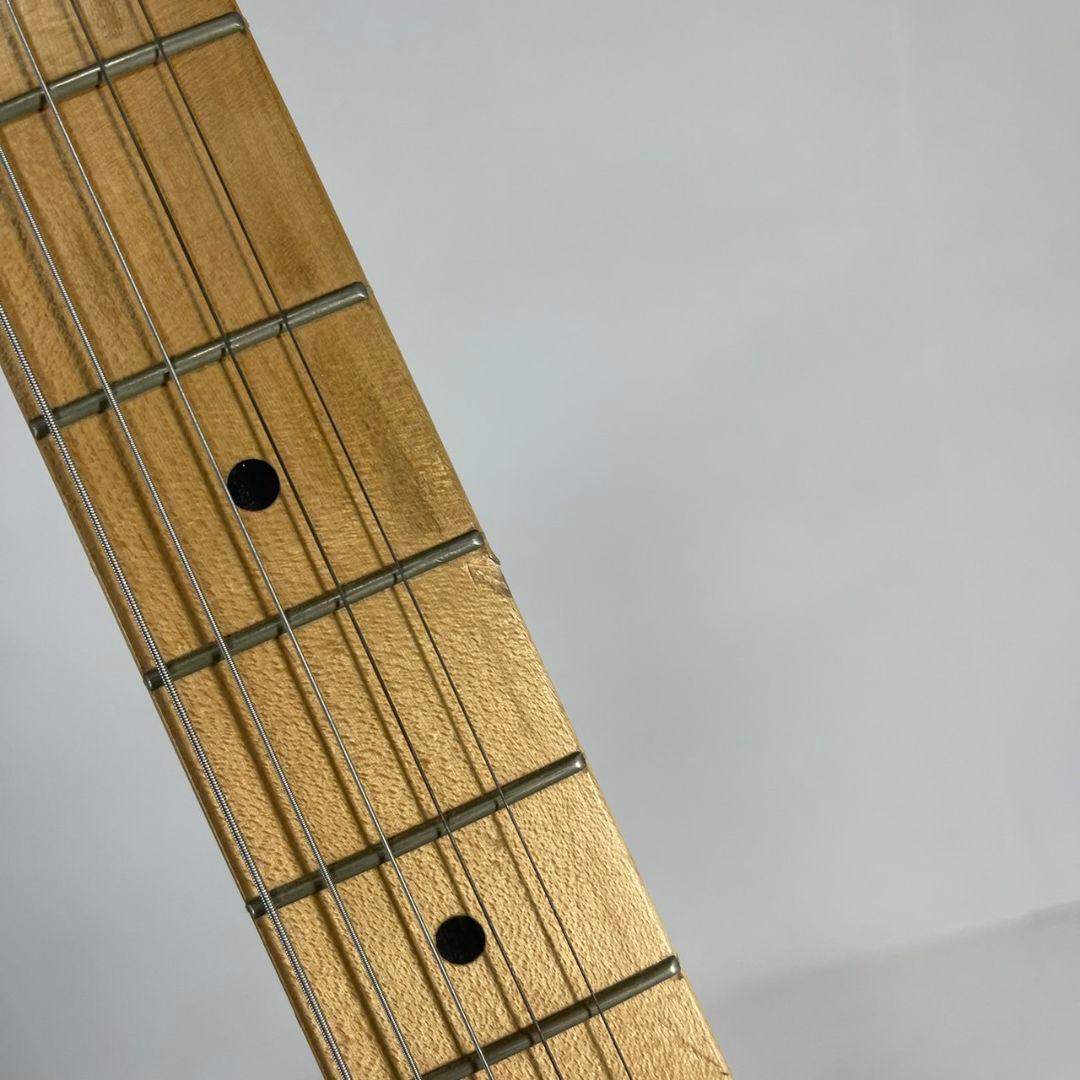 Elioth s305 ストラトキャスタータイプ　レッド　赤