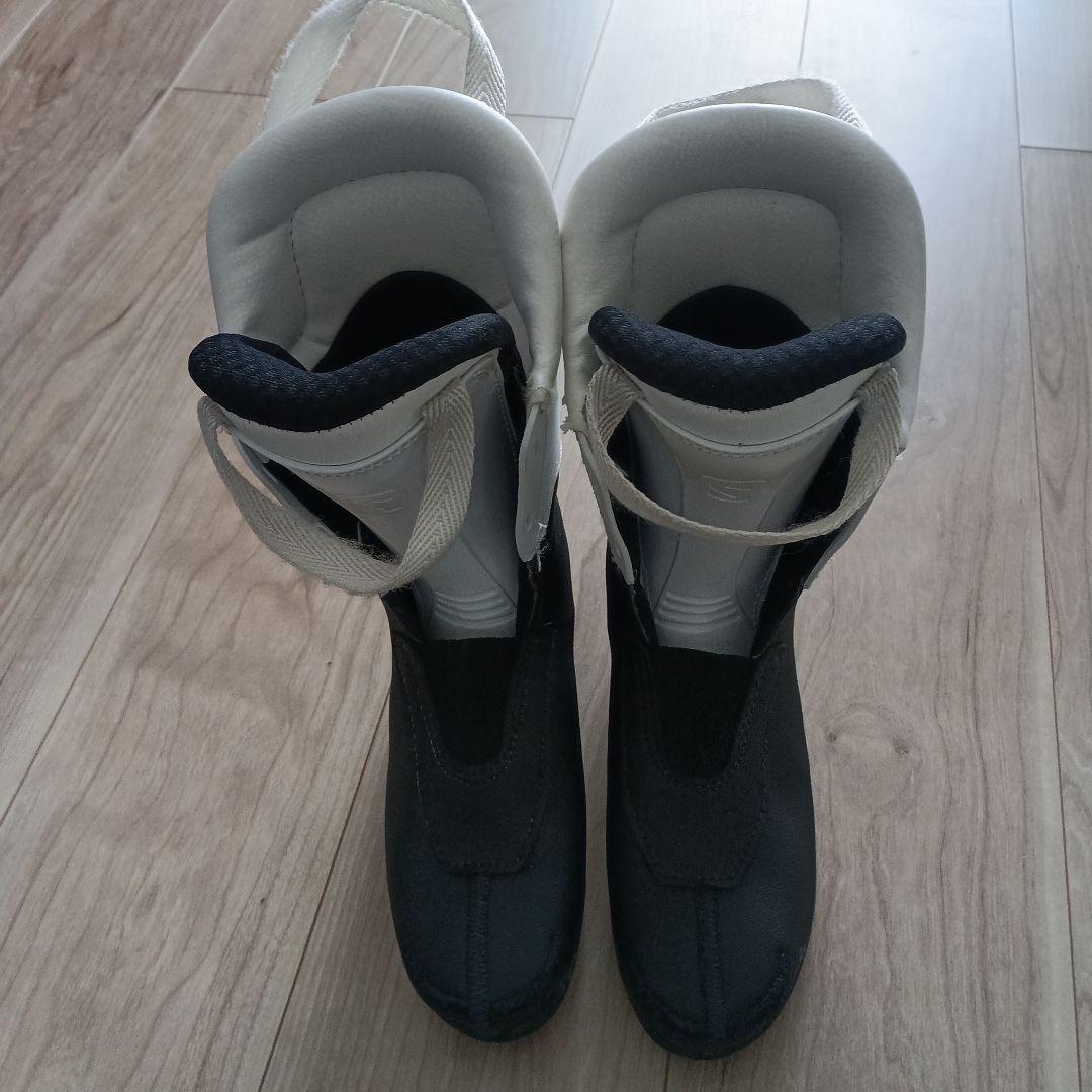 ★中敷き未使用★　SALOMON　スキーブーツ　23-23.5