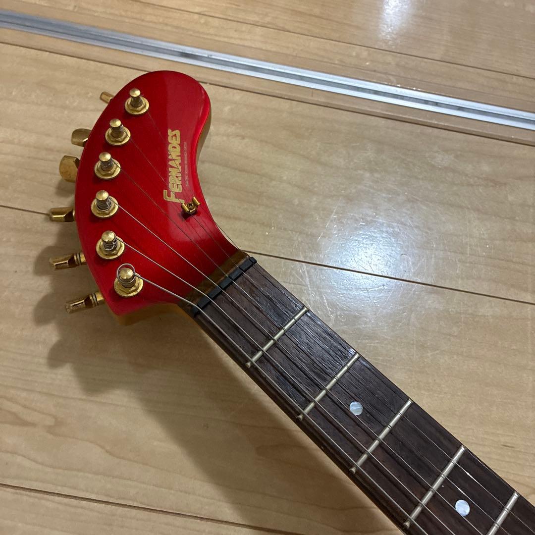 FDRNANDES ZO-3 アンプ内蔵　スピーカー内蔵　エレキギター　レッド