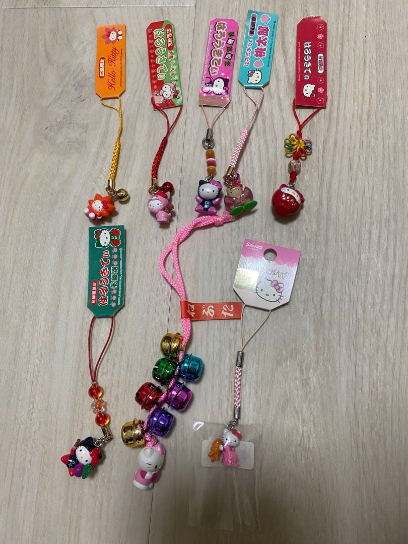 ご当地キティまとめ売り 124個