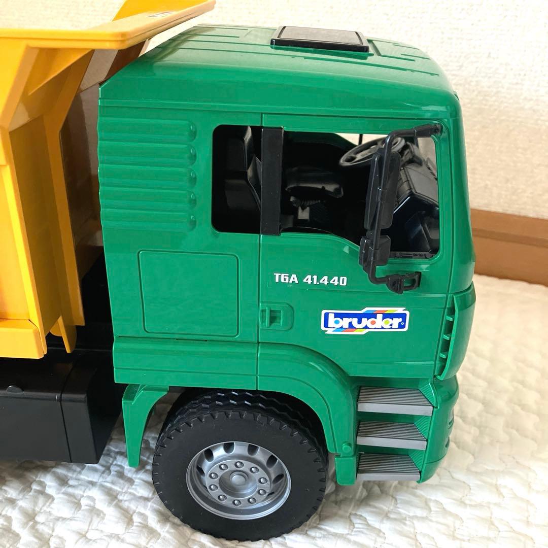 bruder ブルーダー　ミキサー車　ダンプカー　2台セット　ドイツ製