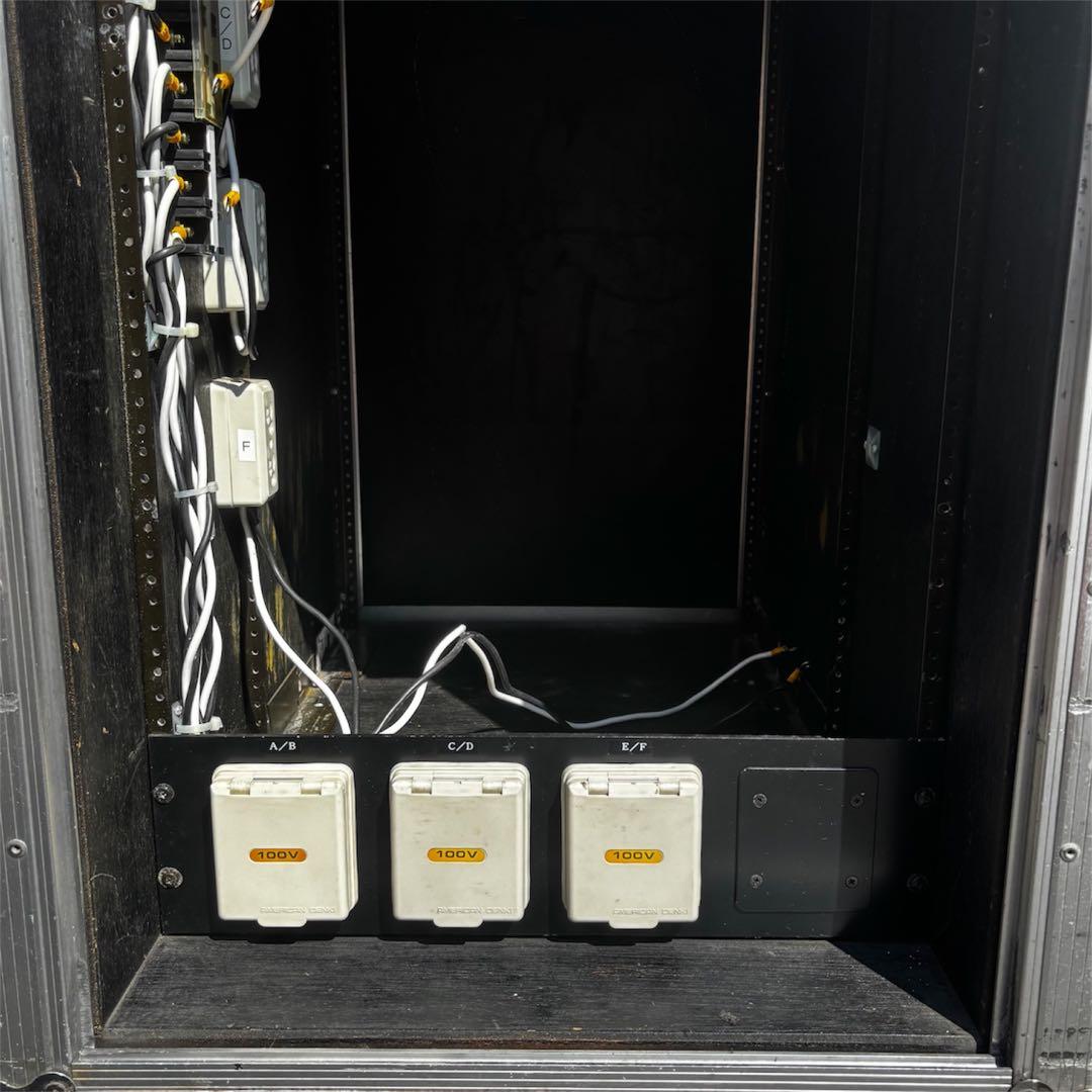 PULSE 18U ラックケース ②