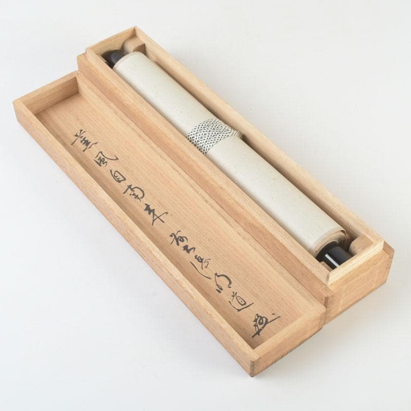 掛軸　前大徳　戸上明道筆　一行書　「薫風自南来」　共箱　C　9794A