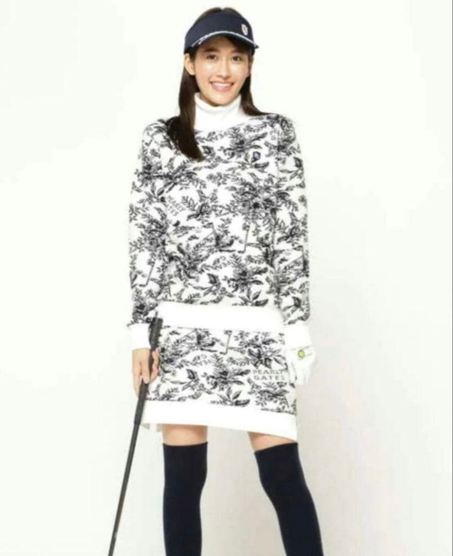 定価72,600円【新品】パーリーゲイツ　セットアップ　ホワイト　花柄