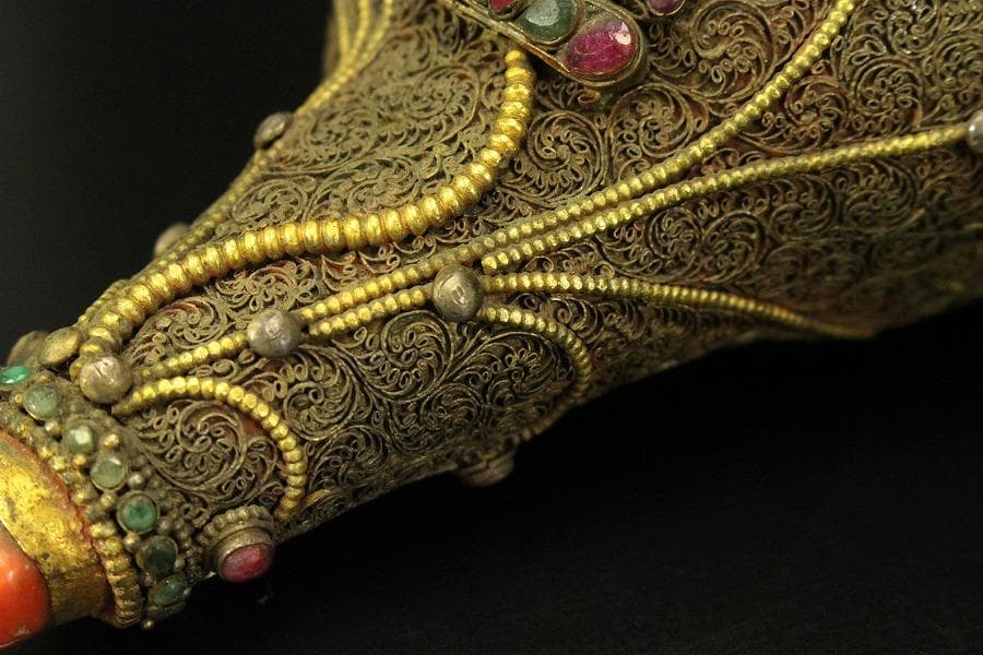 仏教美術 チベット 西蔵 蜜教 鍍金 宝石張 巻貝 法具全長18cm(A274)