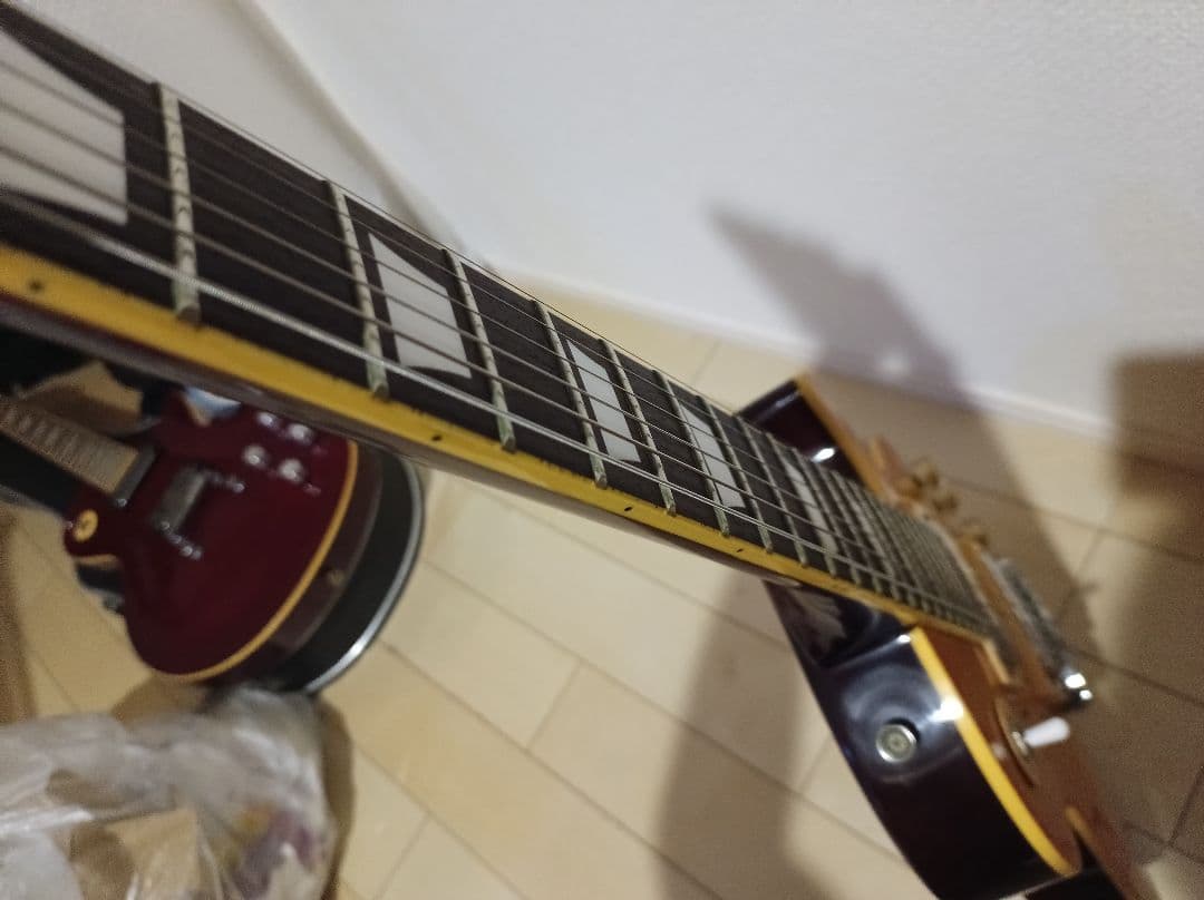 Maison レスポールタイプ　エレキギター