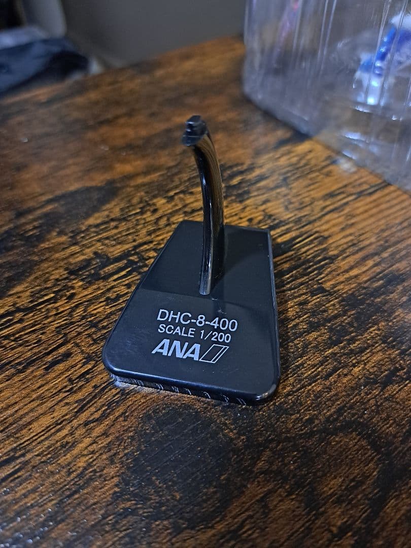 【美品】ANA 全日空商事　DHC-8-400 JA854A 1/200