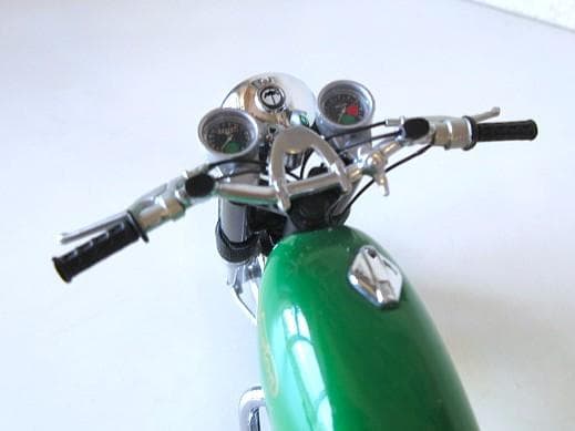 特価 MINICHAMPS 1/12 ノートン コマンド 750Fastback