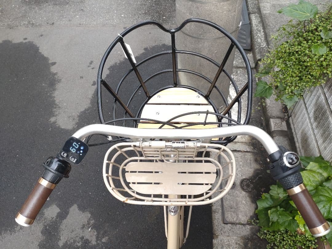 カスタム★配送可★直接引渡可【限定車イルミオILMIO】電動アシスト自転車コンビ