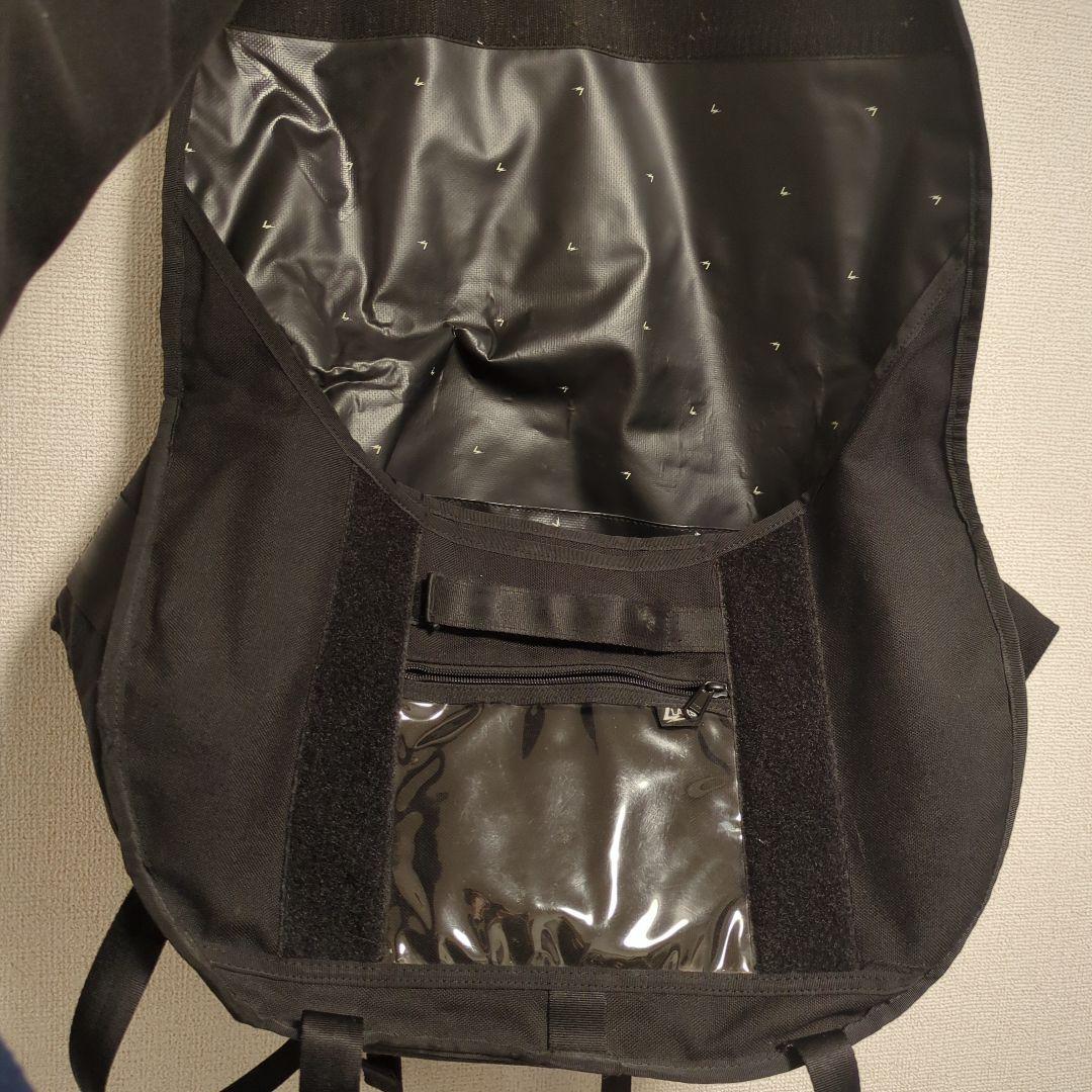 LARS メッセンジャーバッグ ブラック