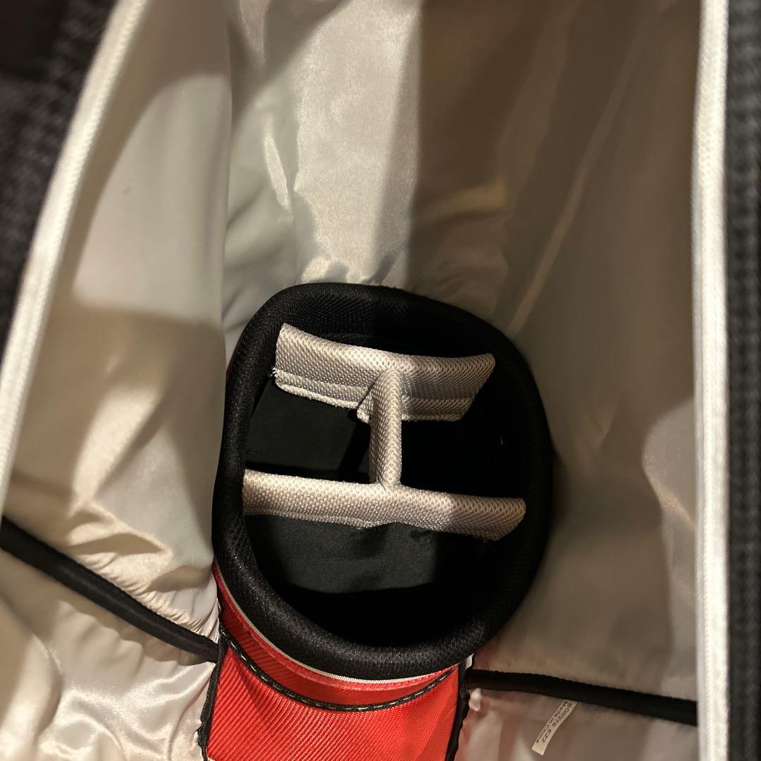 美品ナイキ レッド/ブラック 赤/黒　布地　軽量 ゴルフバッグ キャディバッグ