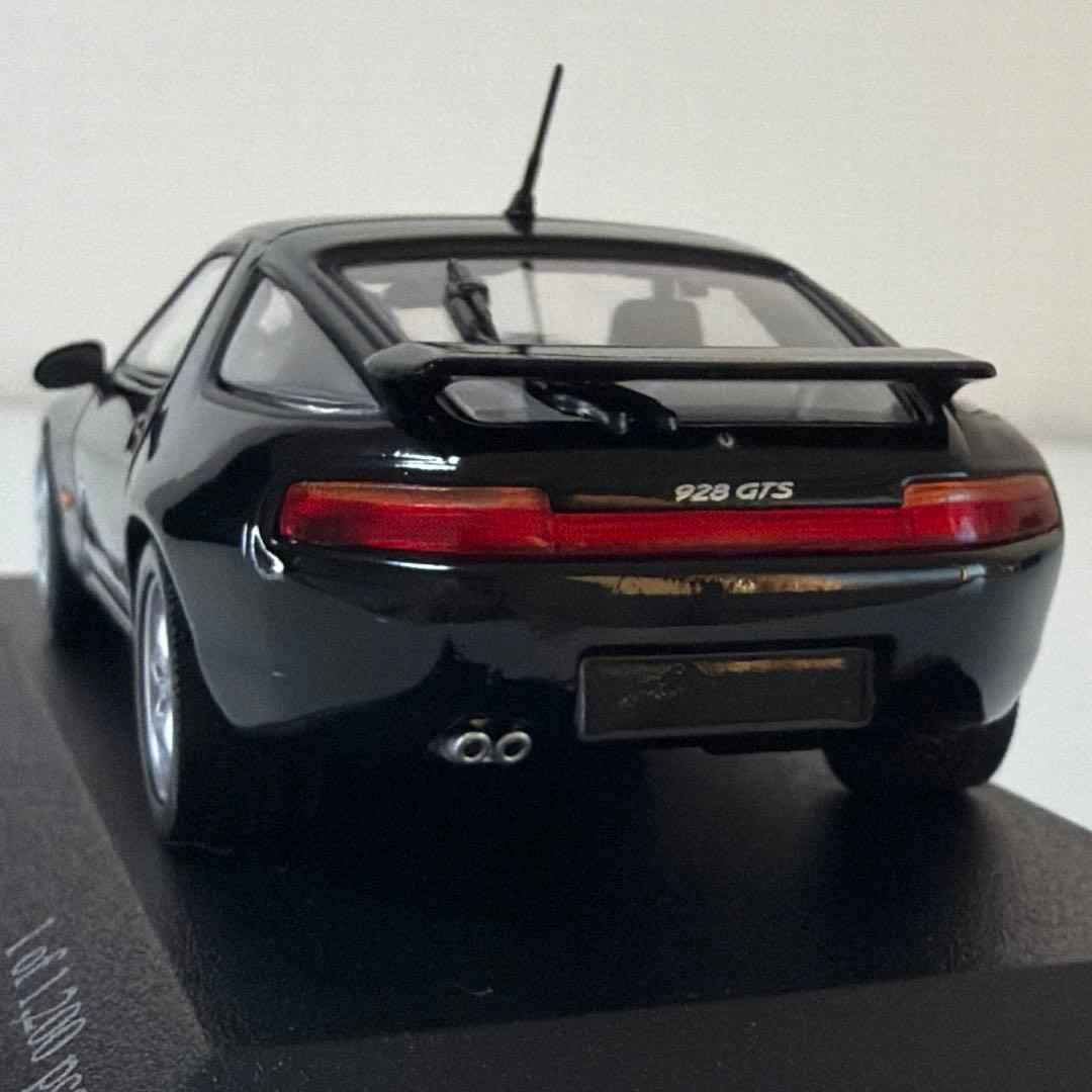 ミニカー 1/43 Porsche 928 GTS 1991 / PMA