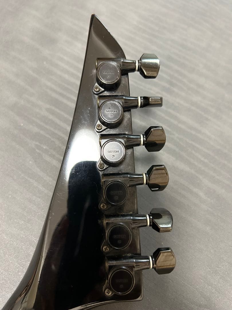 布袋寅泰モデル フェルナンデス