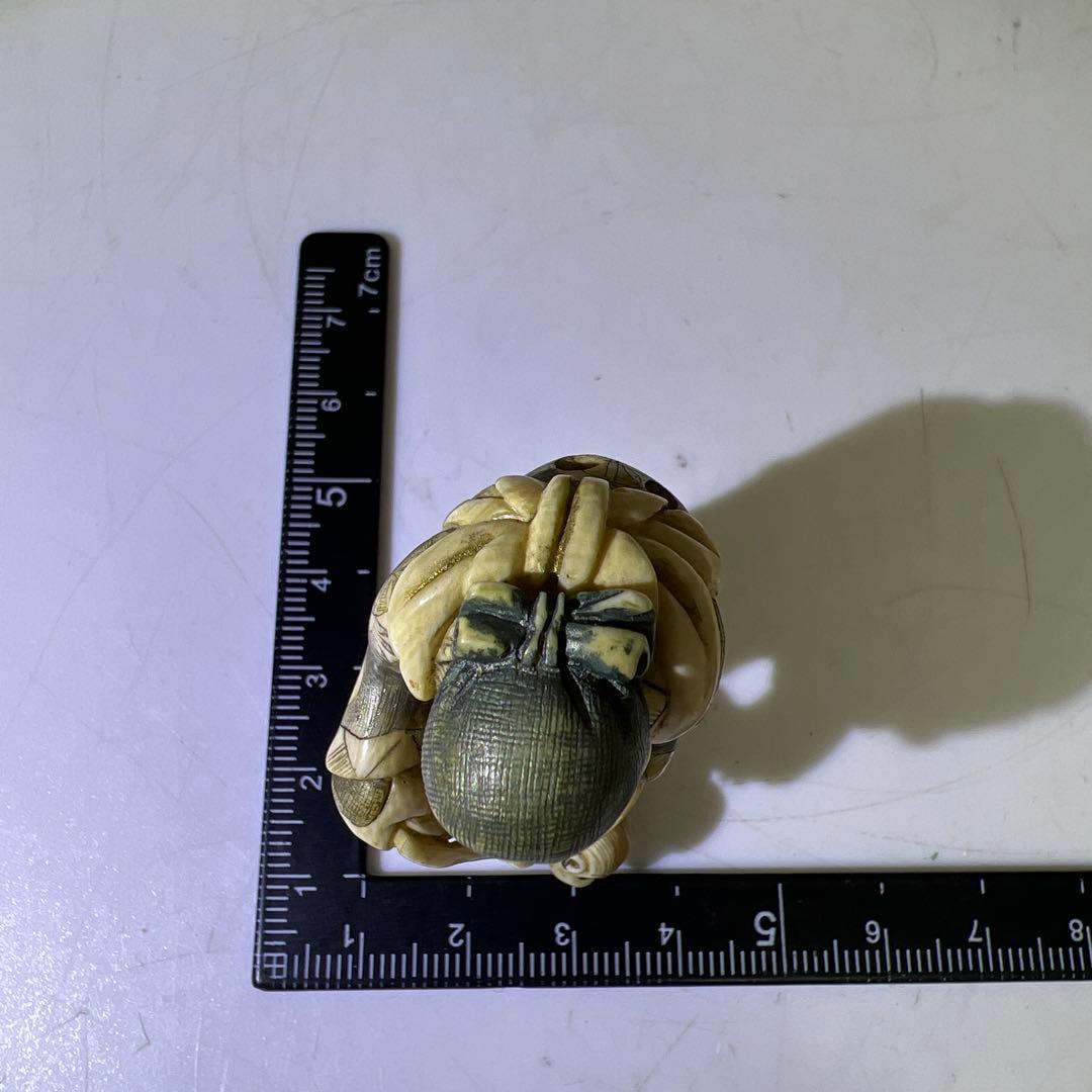 極上　人物に猿　根付34g 東里8-0108☆2F