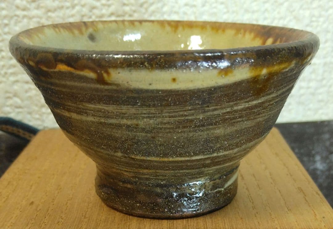 人間国宝 金城次郎 ぐい呑(魚紋ぐい呑）栞 共箱 壷屋焼 壺屋焼 やちむん 美品