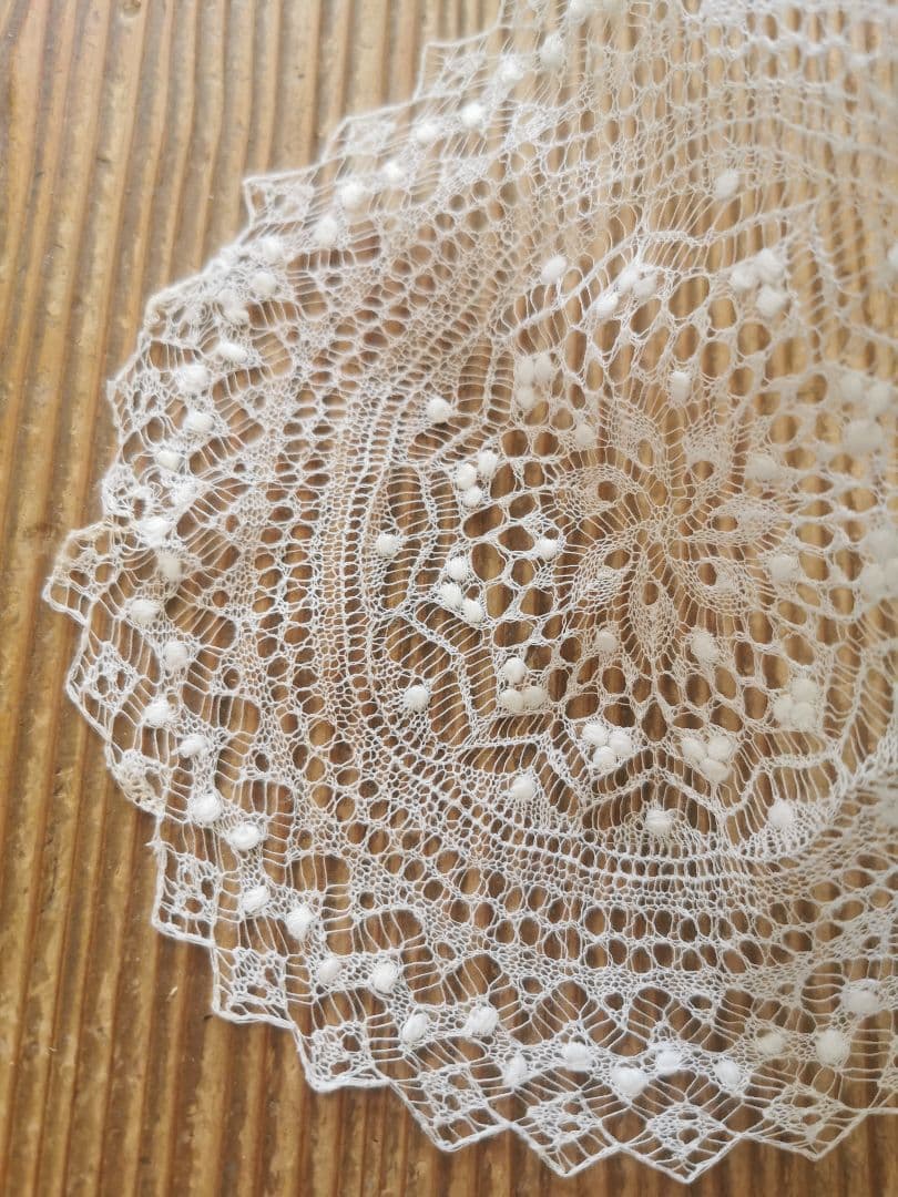 アンティーク ポルトガル レアなアゾレスレース極細糸ドイリー ふわふわの淡雪